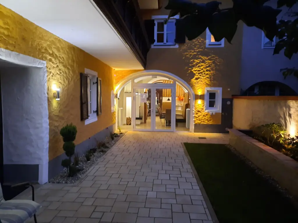 Gästehaus Ferk, Unterkunft und Frühstückspension in der Altstadt Bad Radkersburg, Innenhof