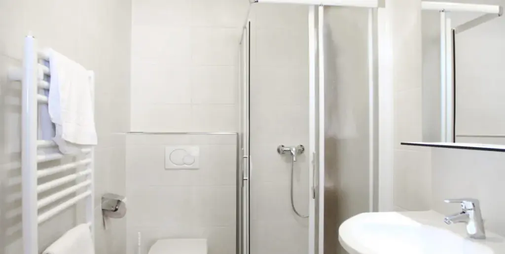 Doppelzimmer Standard, Dusche& WC, Gästehaus Ferk, Frühtsückspension Bad Radkersburg